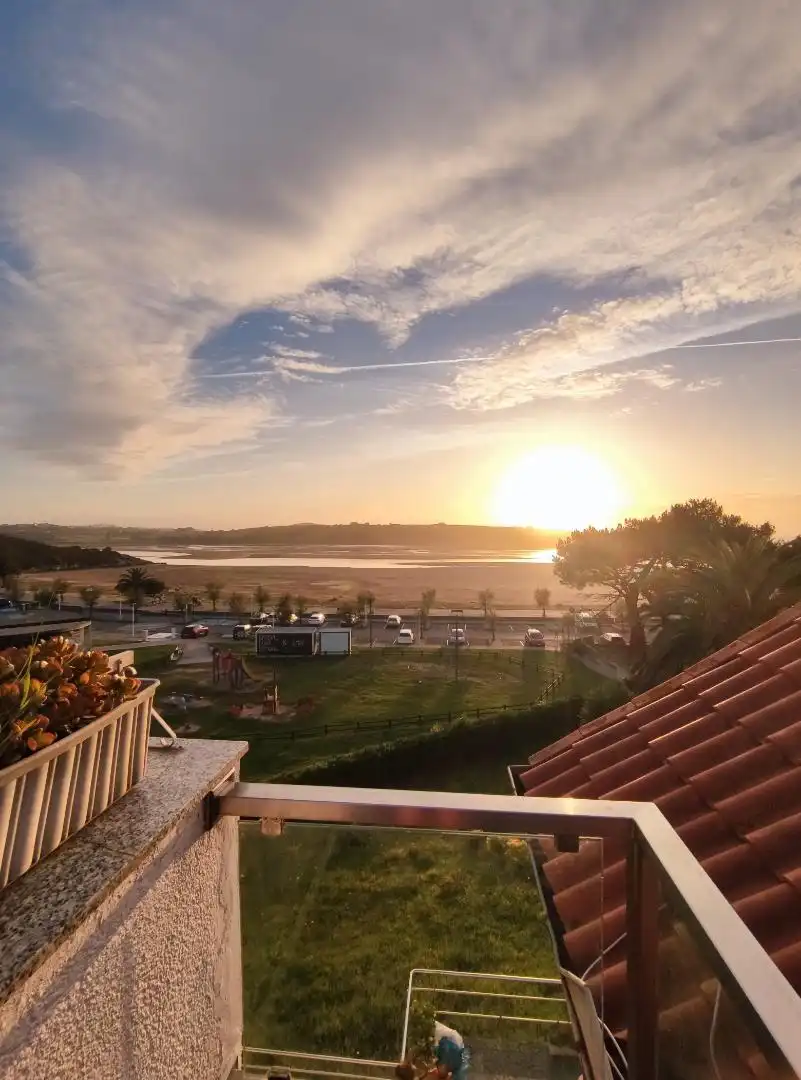 Piso de alquiler en Miengo con Calefacción, Terraza y Amueblado