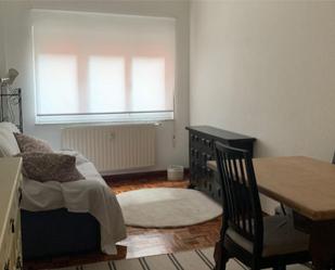 Bedroom of Flat to rent in Oviedo 