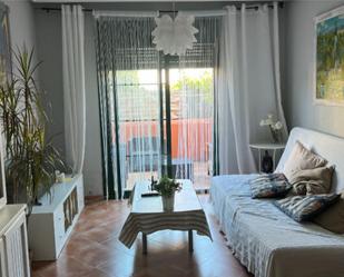Dormitori de Pis de lloguer en Casares amb Aire condicionat, Terrassa i Piscina