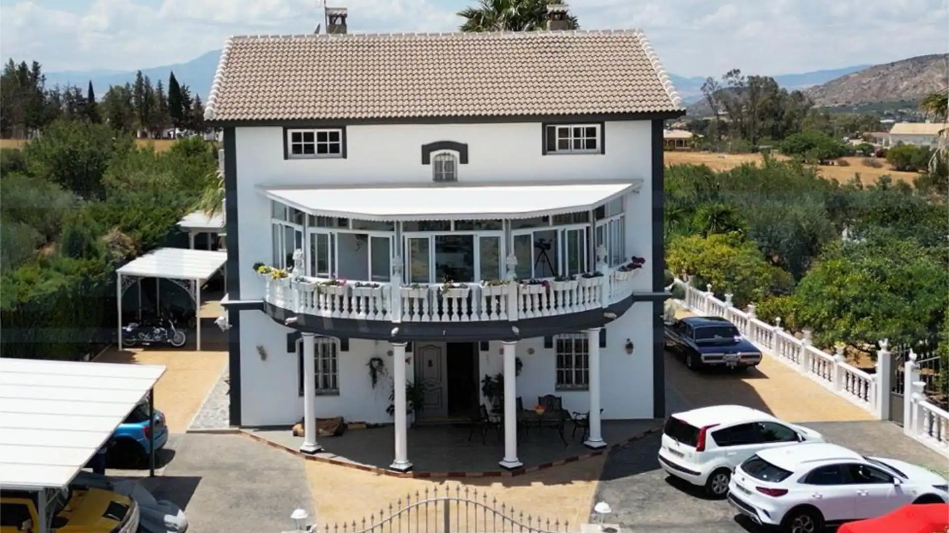 Vista exterior de Piso en venta en Alhaurín de la Torre con Aire acondicionado, Calefacción y Jardín privado