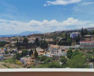 Vista exterior de Pis de lloguer en Rincón de la Victoria amb Aire condicionat, Terrassa i Piscina