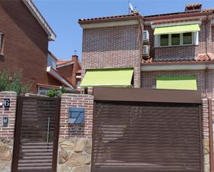 Vista exterior de Casa o xalet en venda en El Álamo amb Aire condicionat, Terrassa i Piscina