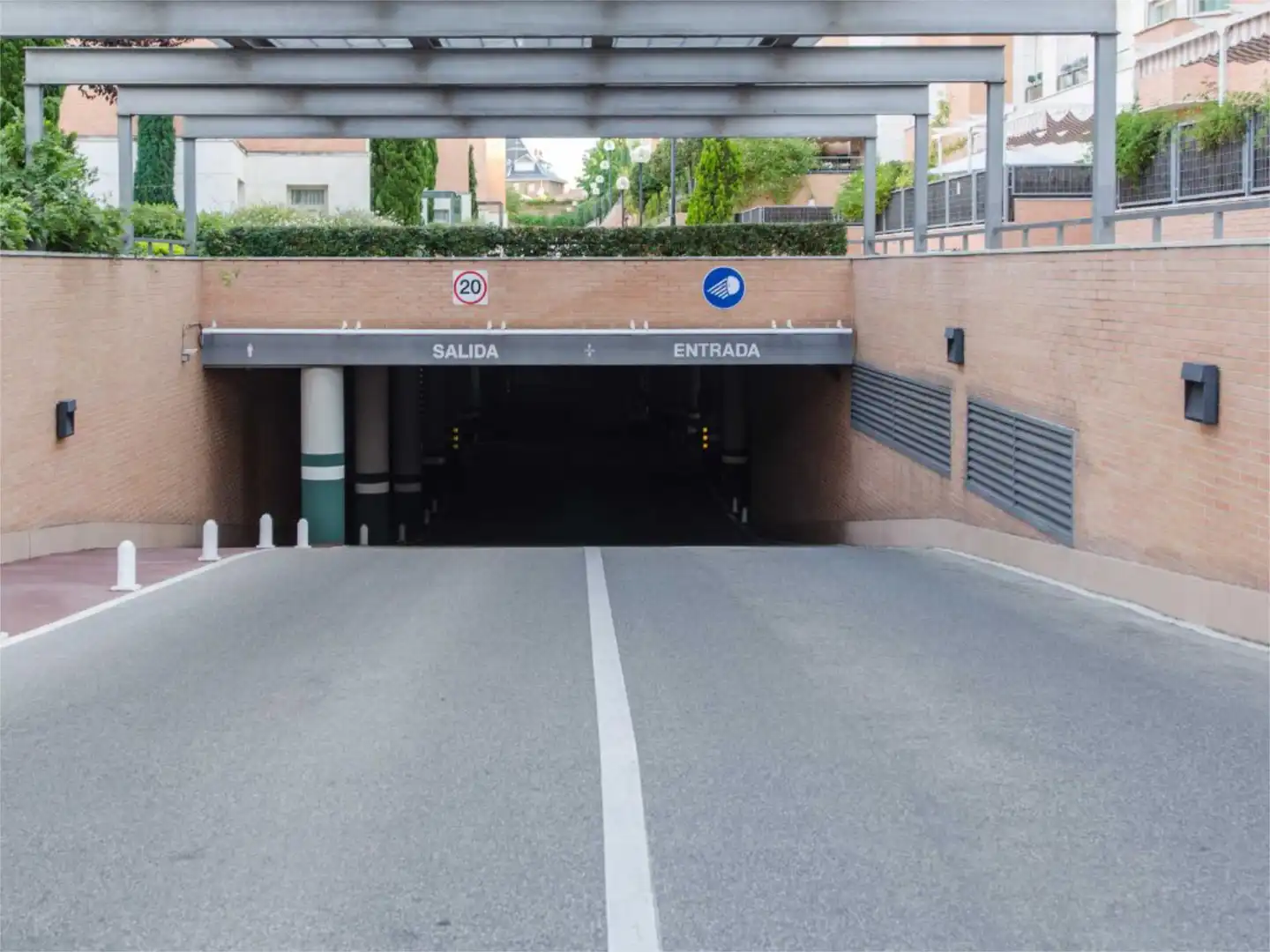 Parking of Garage for rent in Madrid