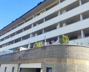 Vista exterior de Pis de lloguer en Sabiñánigo amb Terrassa, Piscina i Balcó