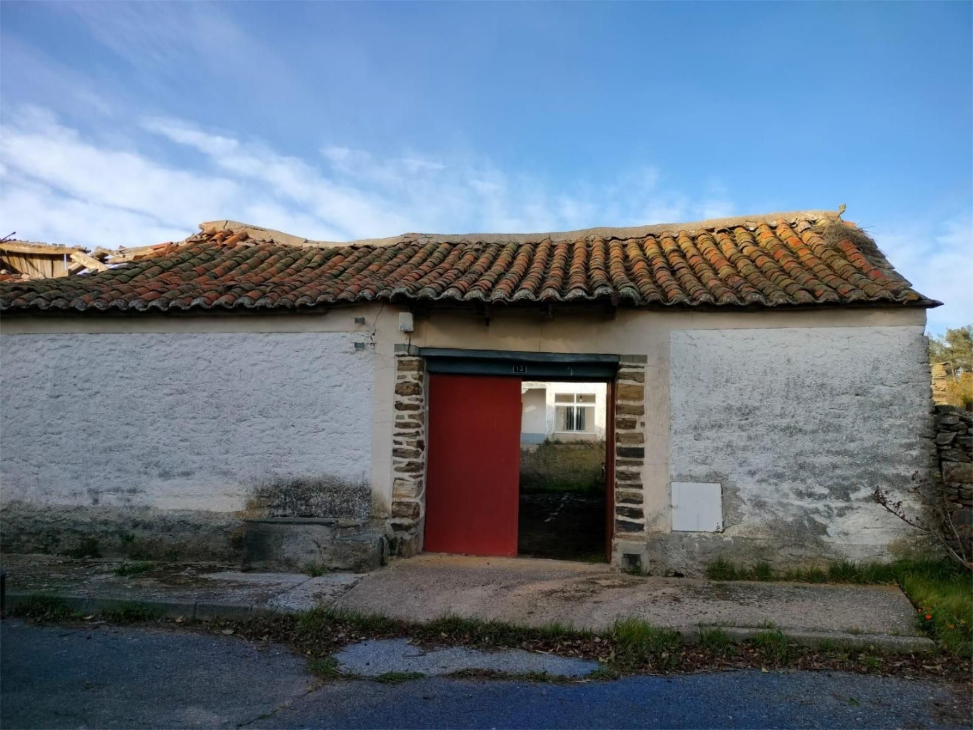 Exterior view of Planta baja for sale in Santiago Millas