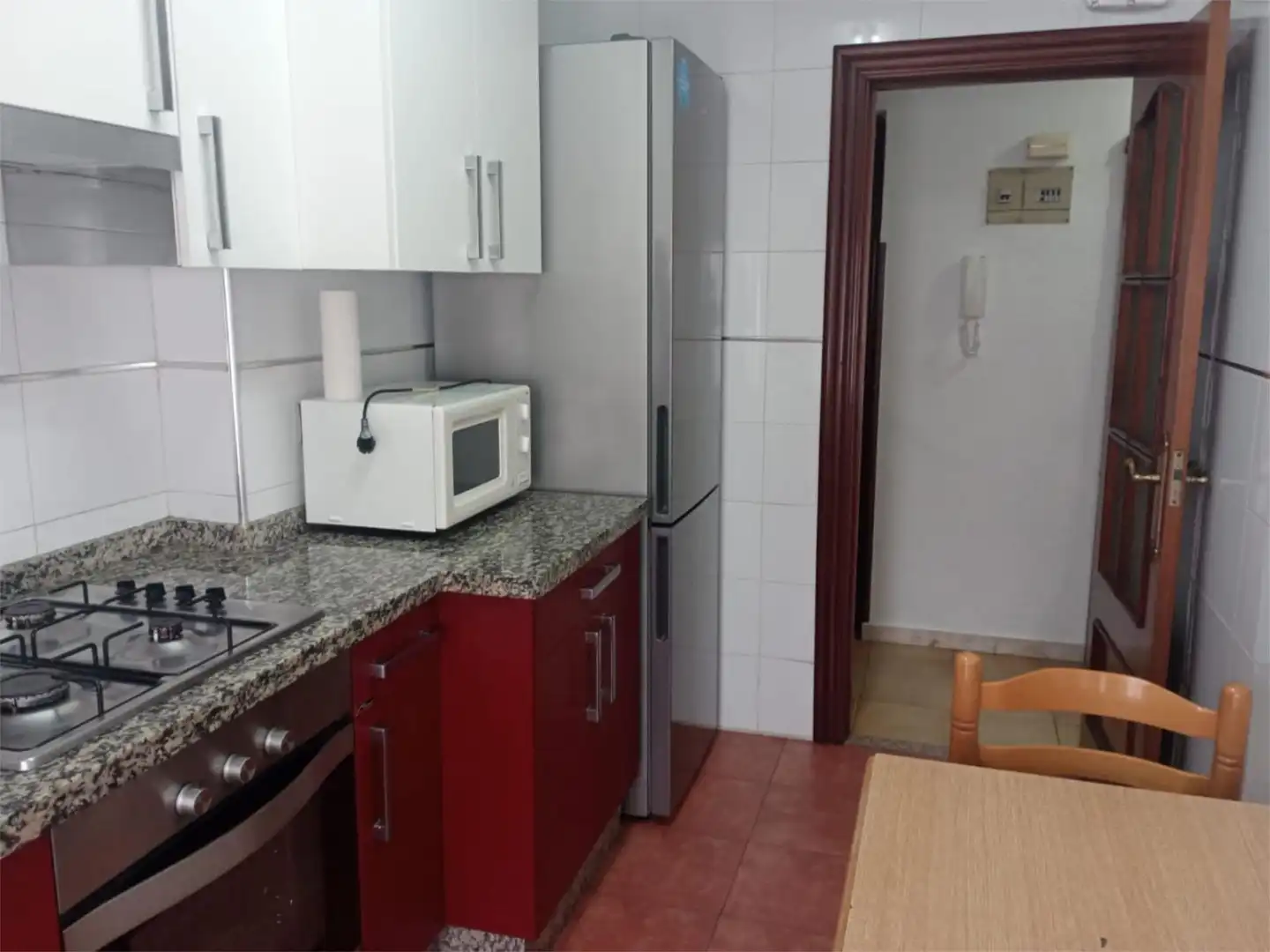 Pis de lloguer a Calle Padre Ferrero, 1, Fozaneldi - Tenderina Cuina de Pis de lloguer en Oviedo amb Calefacció, Jardí privat i Parquet