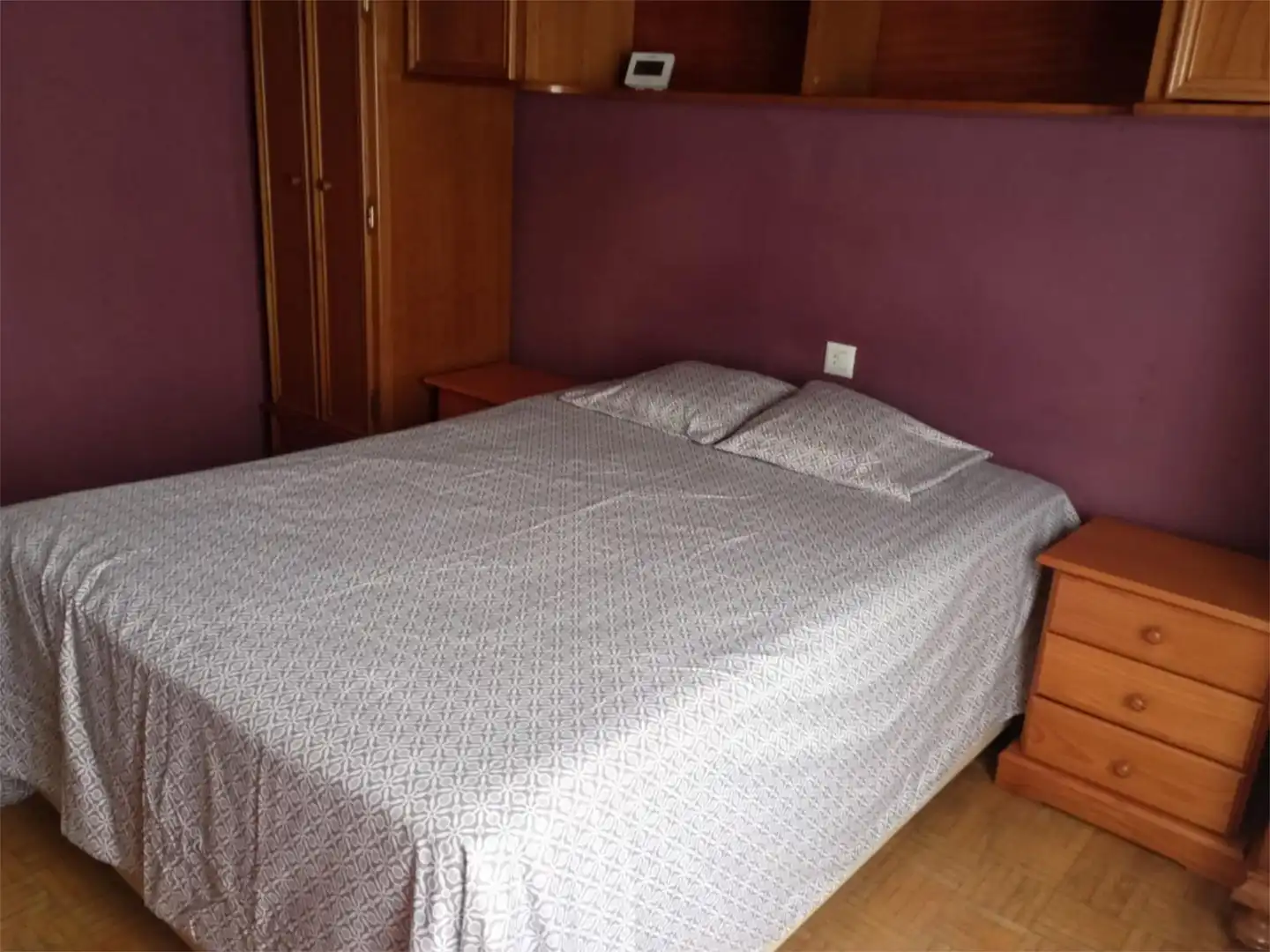 Pis de lloguer a Calle Padre Ferrero, 1, Fozaneldi - Tenderina Dormitori de Pis de lloguer en Oviedo amb Calefacció, Jardí privat i Parquet