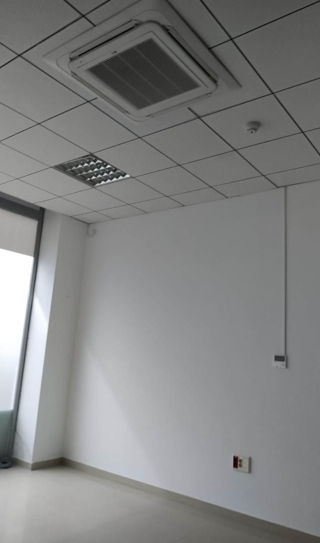 Local de alquiler en Bollullos de la Mitación con Aire acondicionado y Calefacción