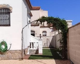 Jardí de Pis de lloguer en Mont-roig del Camp amb Aire condicionat, Terrassa i Piscina