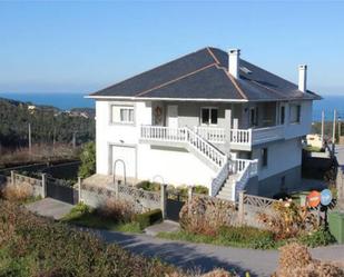 Vista exterior de Casa o xalet en venda en Burela amb Terrassa