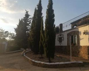 Jardí de Casa adosada en venda en La Zarza (Badajoz) amb Terrassa i Piscina