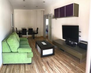 Sala d'estar de Pis de lloguer en Cenes de la Vega amb Aire condicionat i Balcó