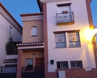 Vista exterior de Casa o xalet en venda en La Zubia amb Terrassa i Balcó