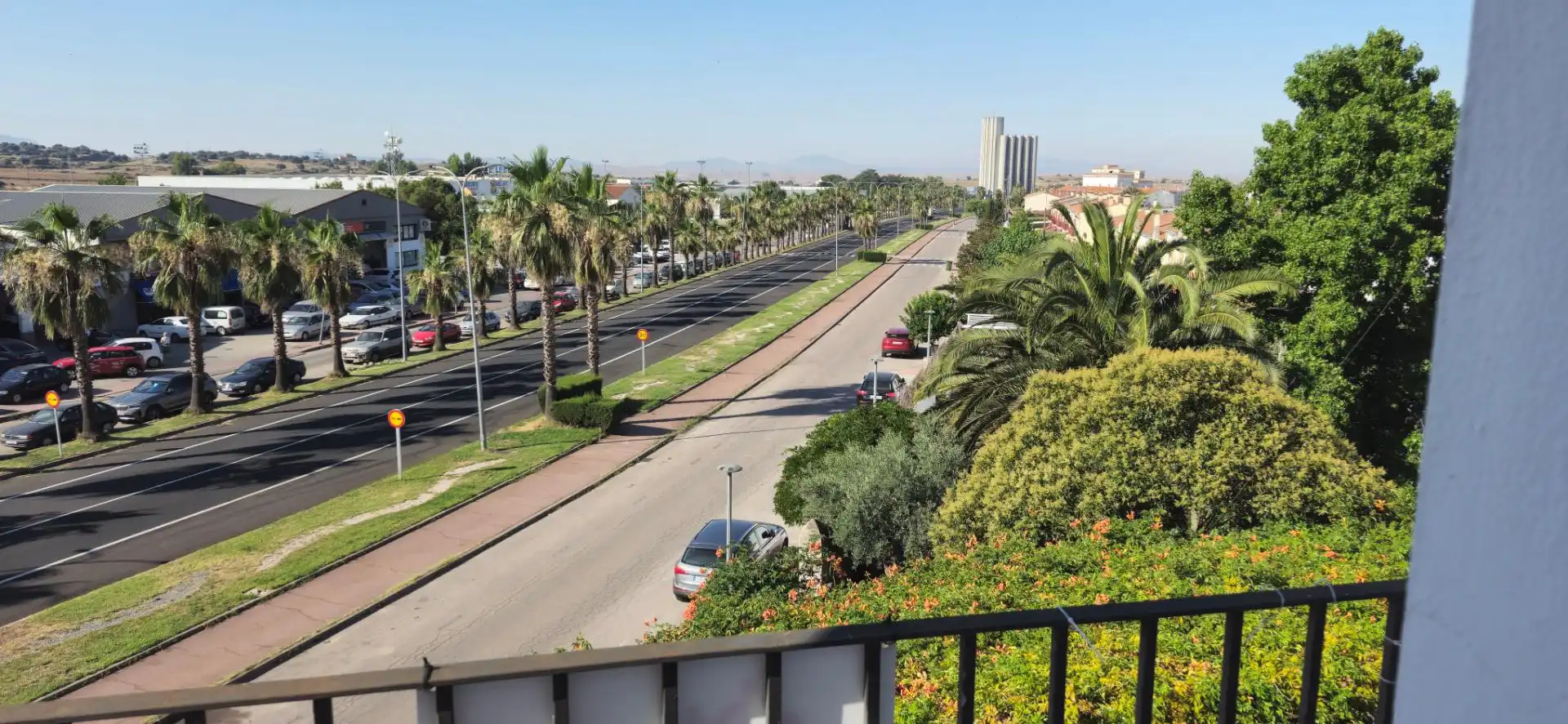 Außenansicht von Wohnung zum Verkauf in Trujillo mit Klimaanlage und Terrasse