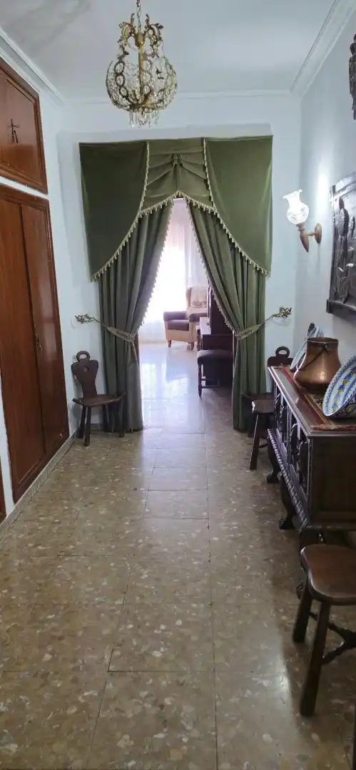 Wohnung zum Verkauf in Trujillo mit Klimaanlage und Terrasse