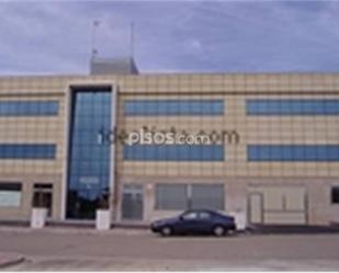 Außenansicht von Fabrikhallen zum verkauf in Zaratán mit Klimaanlage