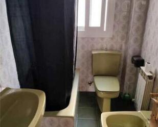 Bathroom of Flat to rent in  Logroño  with Terrace