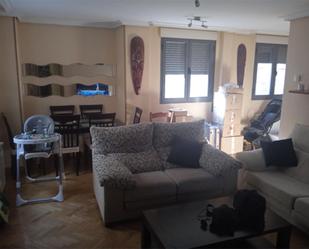 Living room of Flat to rent in  Toledo Capital  with Air Conditioner and Terrace