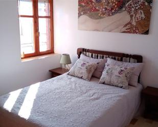 Dormitori de Pis de lloguer en La Bañeza  amb Piscina