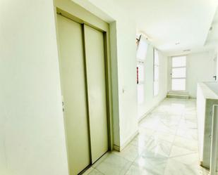 Flat for sale in  Granada Capital  with Air Conditioner