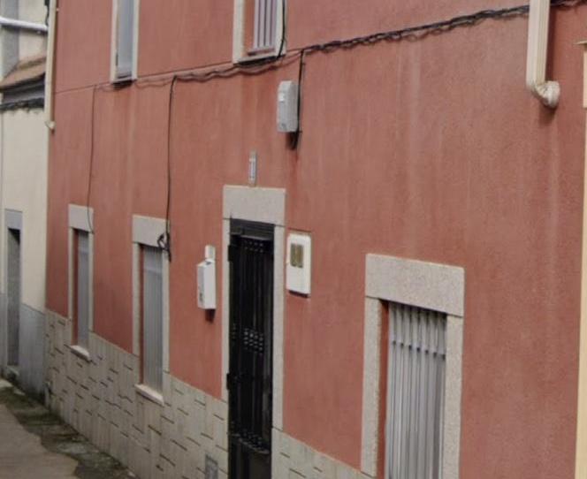 Foto 1 de Casa adosada en venda a Calle Cortes, 13, Torrequemada, Cáceres