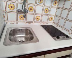 Kitchen of Apartment to rent in Sancti-Spíritus (Salamanca)