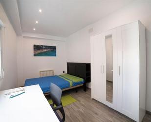 Flat to share in Carrer D'herrero, 54, Hospital - Plaza del Real