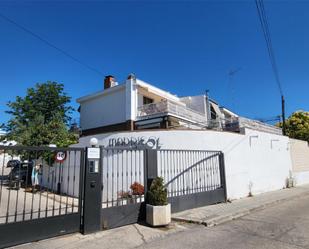 Vista exterior de Casa o xalet de lloguer en  Madrid Capital amb Aire condicionat, Terrassa i Balcó