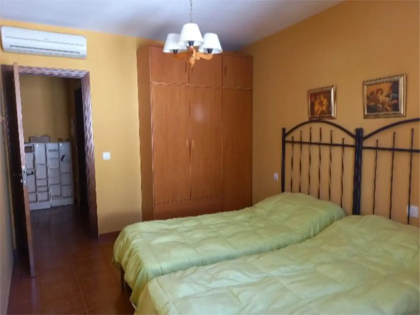 Piso en venta en Calle Calvo Sotelo, 28, Casas de Miravete Habitación de Piso en venta en Casas de Miravete con Aire acondicionado, Calefacción y Amueblado