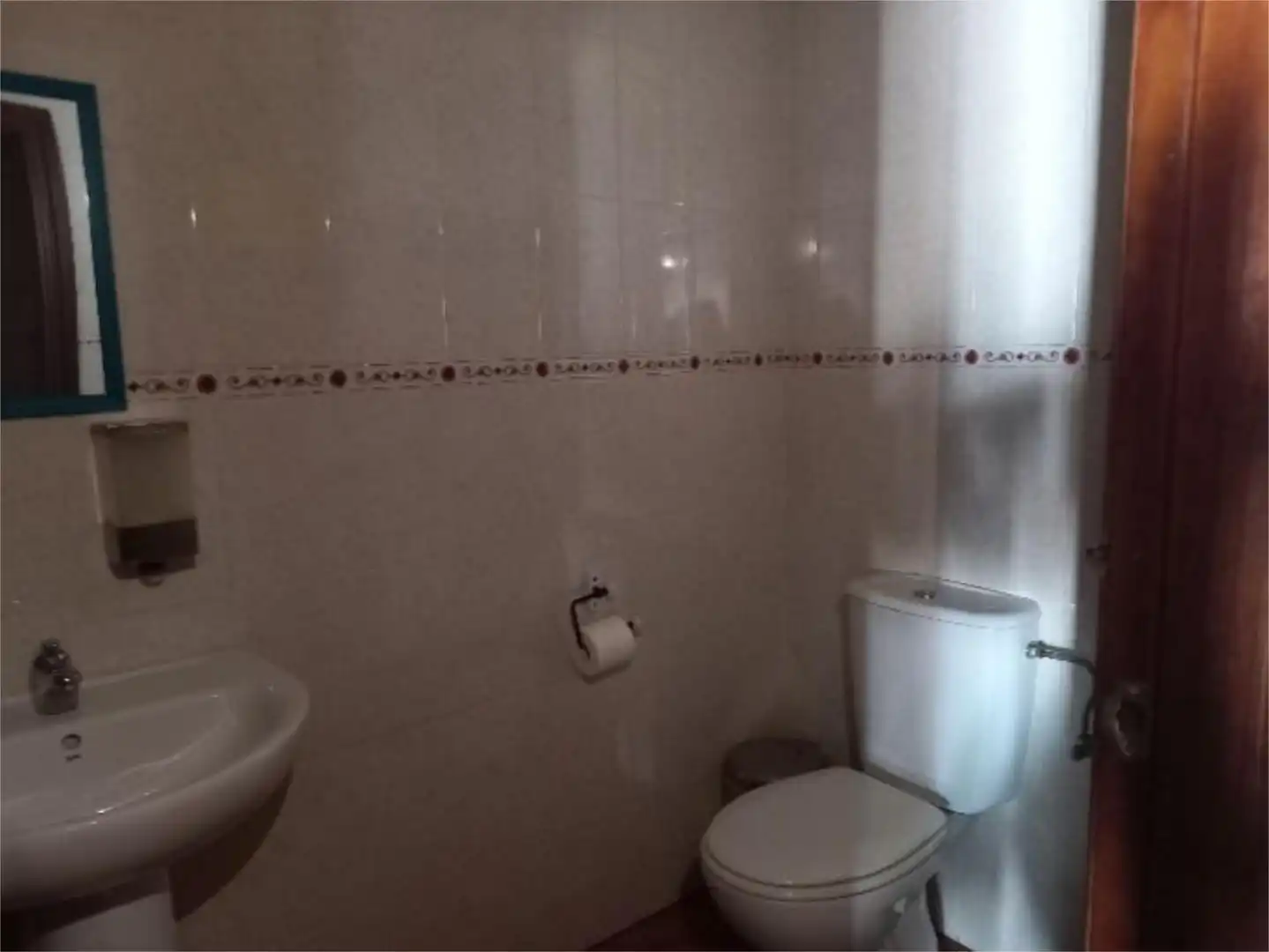 Piso en venta en Calle Calvo Sotelo, 28, Casas de Miravete Baño de Piso en venta en Casas de Miravete con Aire acondicionado, Calefacción y Amueblado