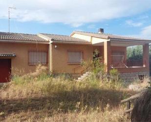 Exterior view of Single-family semi-detached for sale in Lozoyuela-Navas-Sieteiglesias  with Terrace and Swimming Pool