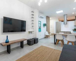 Sala d'estar de Apartament en venda en  Sevilla Capital