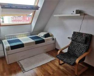 Dormitori de Apartament en venda en Viveiro amb Terrassa i Piscina