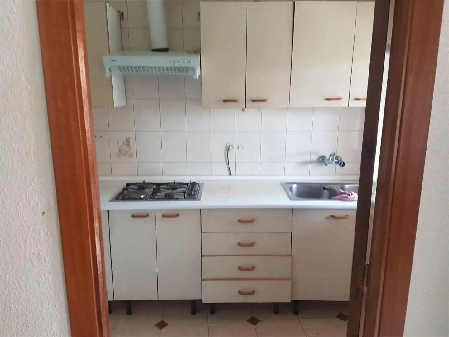 Casa adosada en venda a Calle del Campillo, 7, Gargantilla del Lozoya Cuina de Casa adosada en venda en Gargantilla del Lozoya amb Balcó