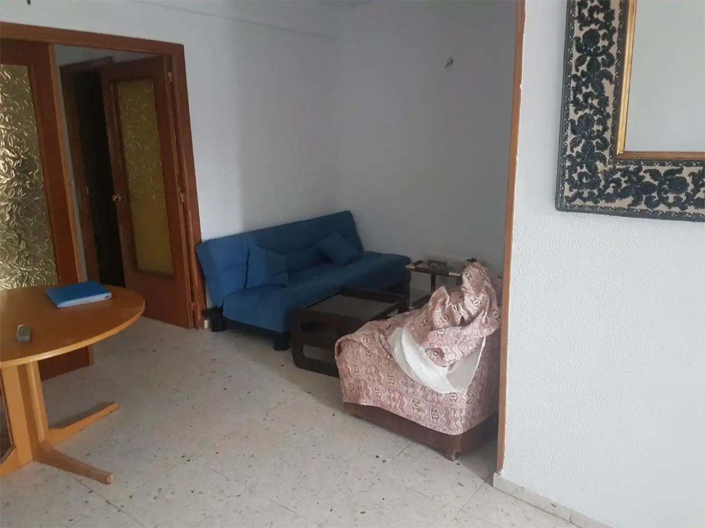 Casa adosada en venda a Calle del Campillo, 7, Gargantilla del Lozoya Sala d'estar de Casa adosada en venda en Gargantilla del Lozoya amb Balcó