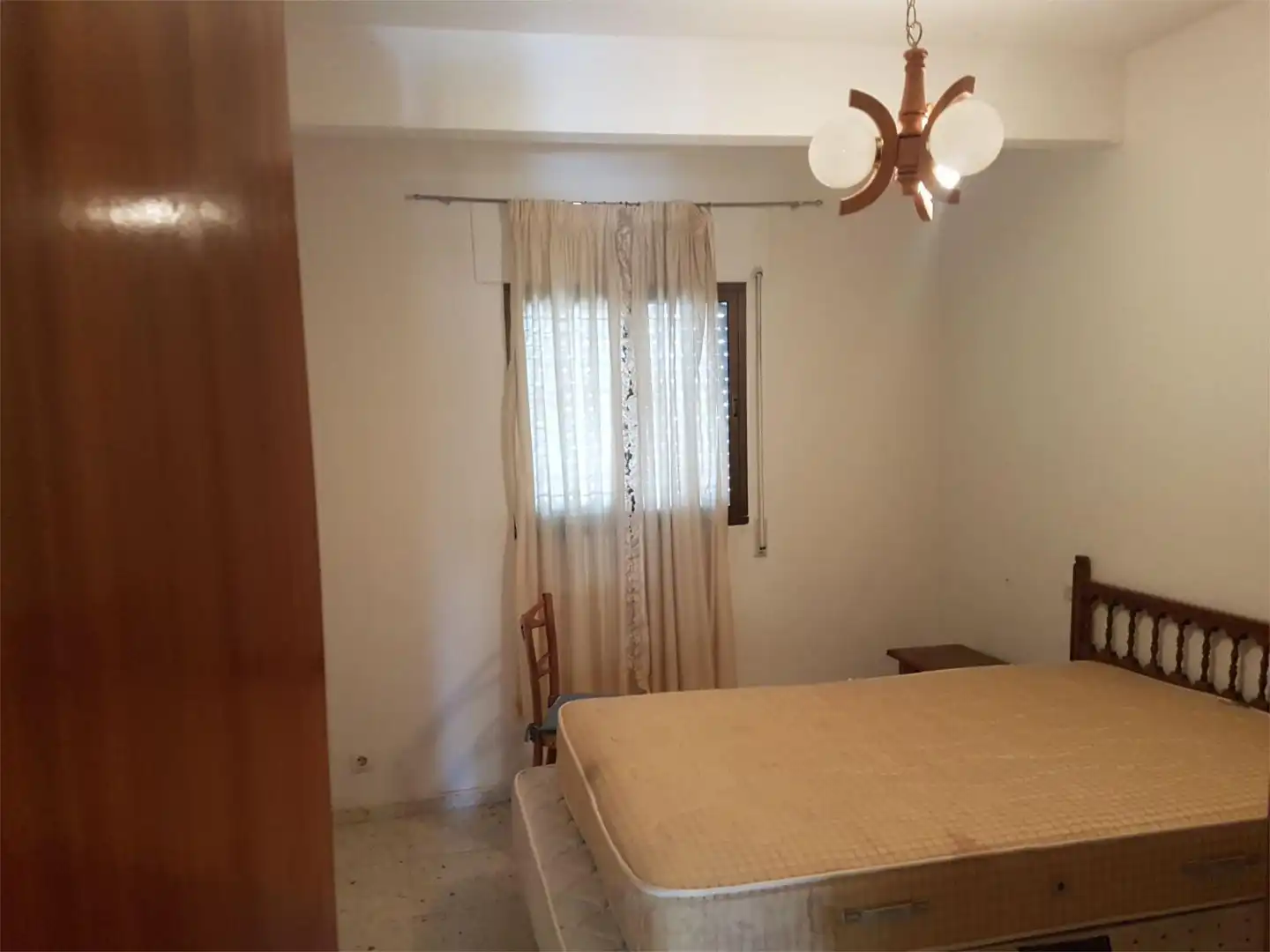 Casa adosada en venda a Calle del Campillo, 7, Gargantilla del Lozoya Dormitori de Casa adosada en venda en Gargantilla del Lozoya amb Balcó
