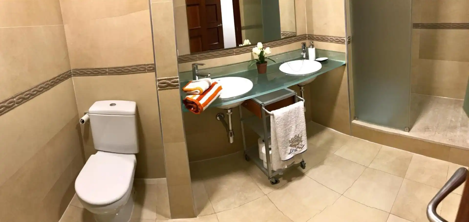 Baño de Piso de alquiler en Málaga con Aire acondicionado, Parquet y Amueblado