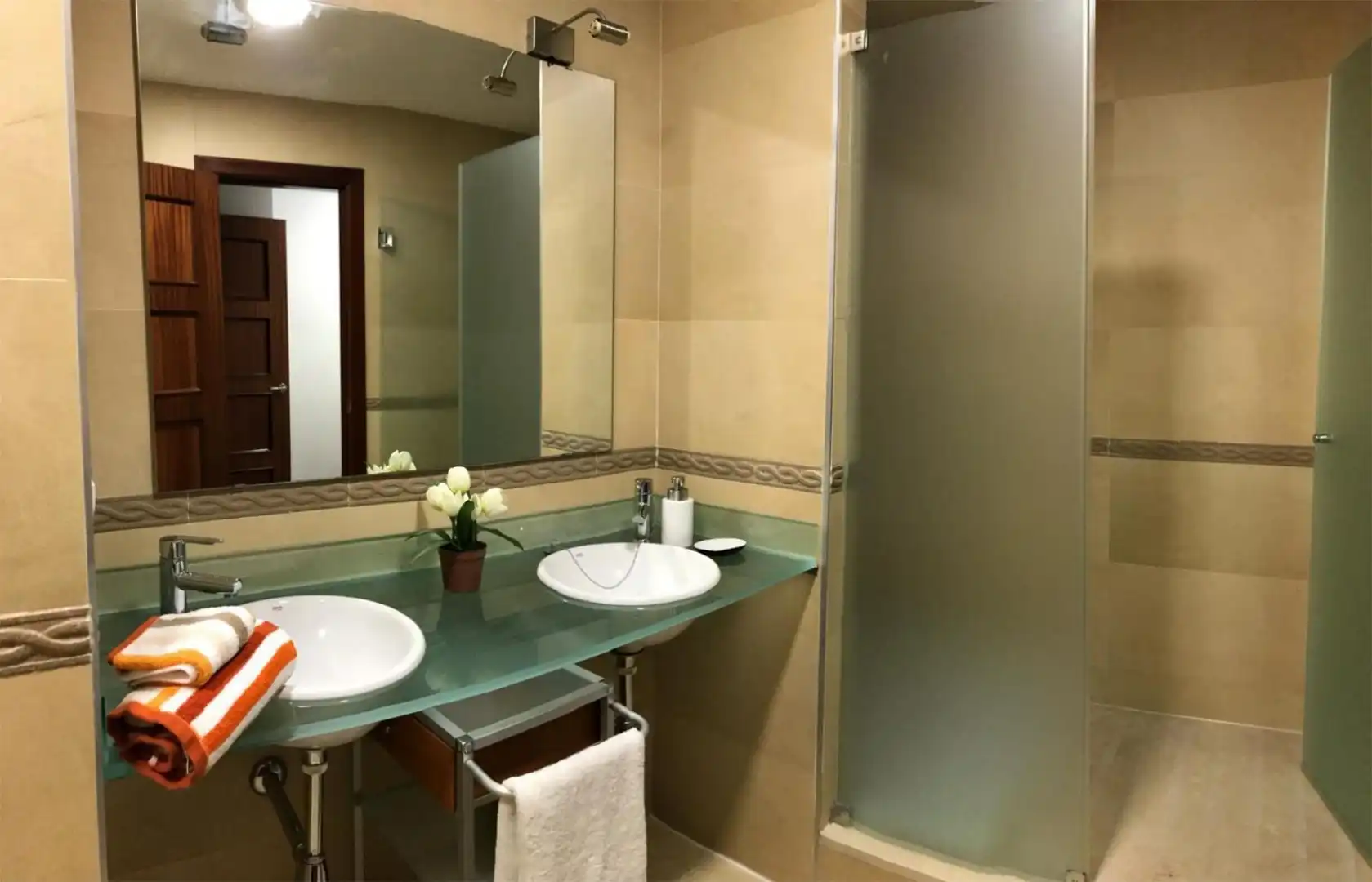 Baño de Piso de alquiler en Málaga con Aire acondicionado, Parquet y Amueblado