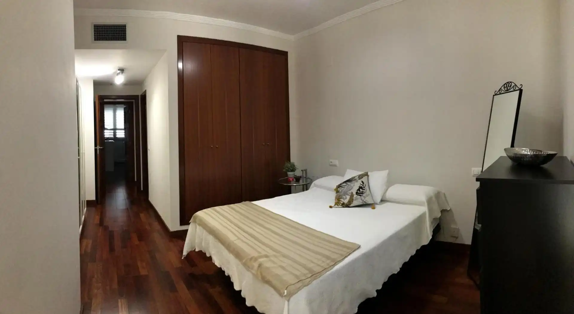Habitación de Piso de alquiler en Málaga con Aire acondicionado, Parquet y Amueblado