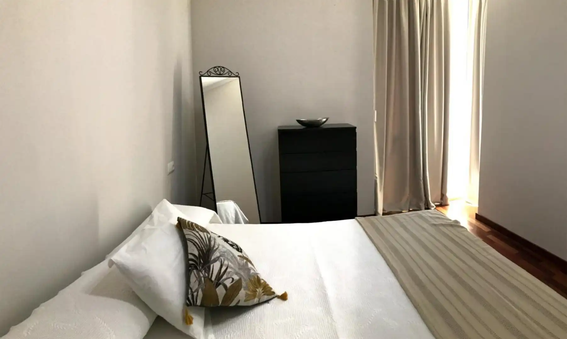 Habitación de Piso de alquiler en Málaga con Aire acondicionado, Parquet y Amueblado
