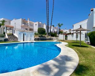 Jardí de Casa adosada en venda en Estepona amb Terrassa, Piscina i Balcó