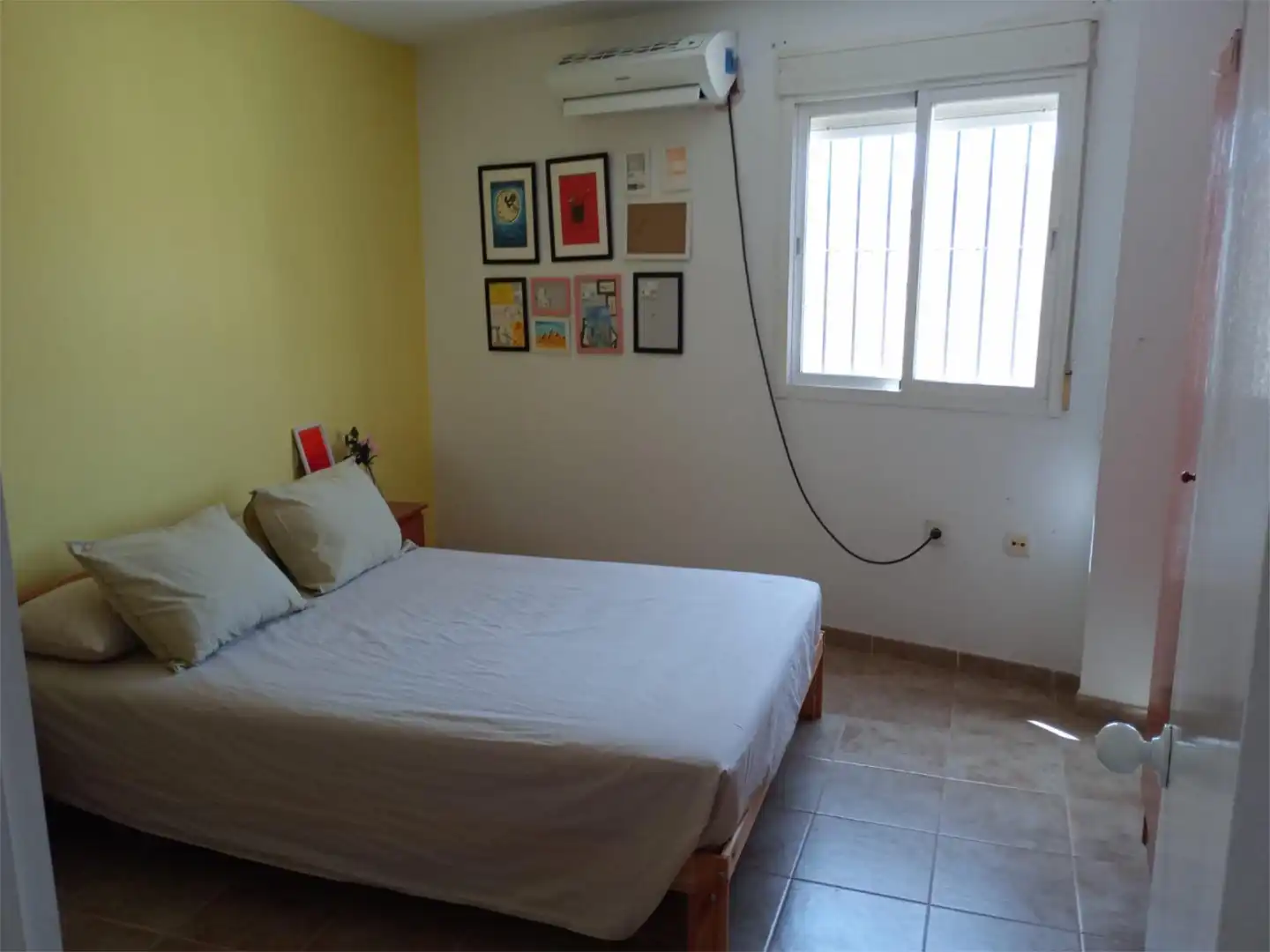 Dúplex en venta en Camino de La Marquesa, 31, Retamar Habitación de Dúplex en venta en Almería con Aire acondicionado, Amueblado y Parking comunitario
