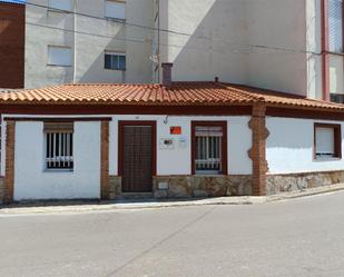 Vista exterior de Casa o xalet en venda en La Fuente de San Esteban 