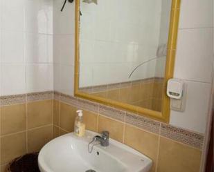 Bathroom of Flat to rent in Huesa  with Terrace