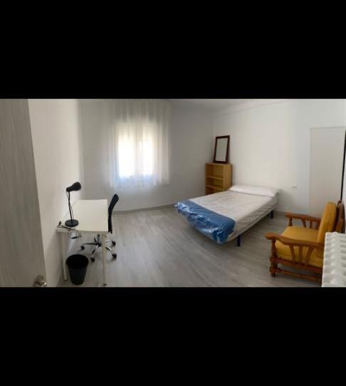 Photo 1 of Flat to share in Calle Cortes de Soria, 7, Calaverón - Pajaritos, Soria