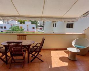 Terrassa de Apartament de lloguer en Benicasim / Benicàssim amb Terrassa i Piscina