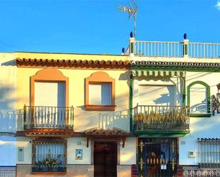 Vista exterior de Casa adosada en venda en Estepona amb Balcó