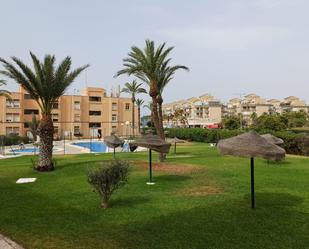 Vista exterior de Estudi de lloguer en  Almería Capital amb Aire condicionat i Terrassa