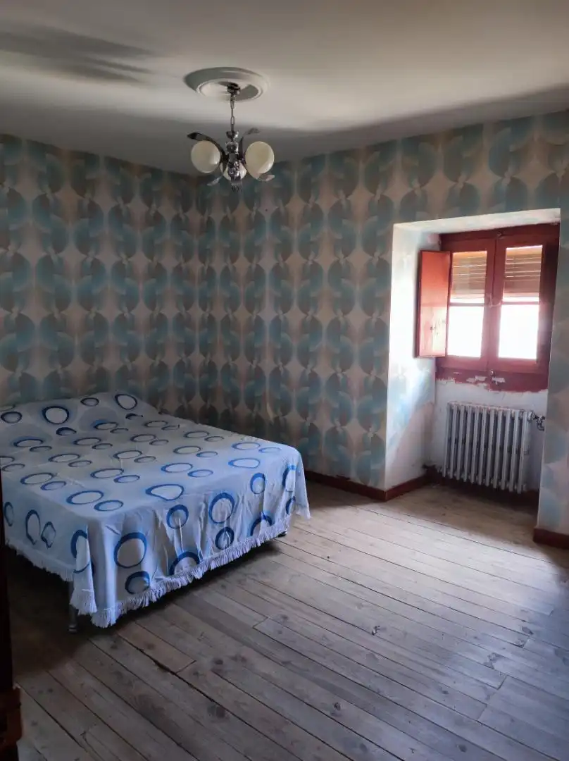 Dormitori de Casa o xalet en venda en Lantarón amb Calefacció, Jardí privat i Terrassa