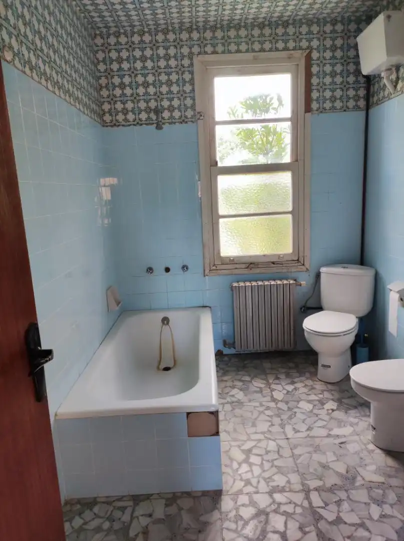Bany de Casa o xalet en venda en Lantarón amb Calefacció, Jardí privat i Terrassa